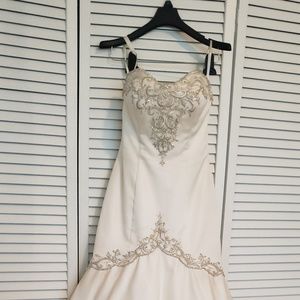 Wedding dress